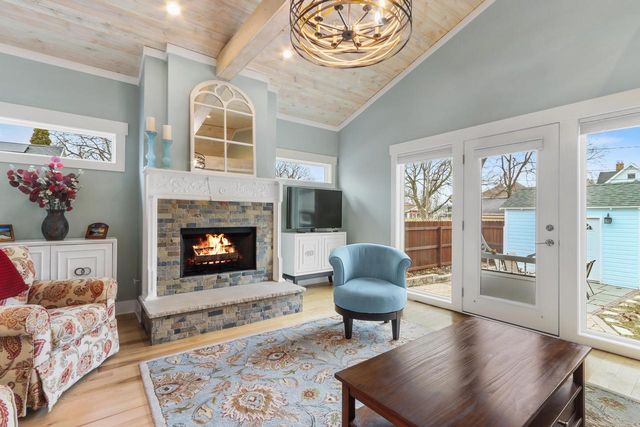 529 Warren STREET, Lake Geneva, WI 53147