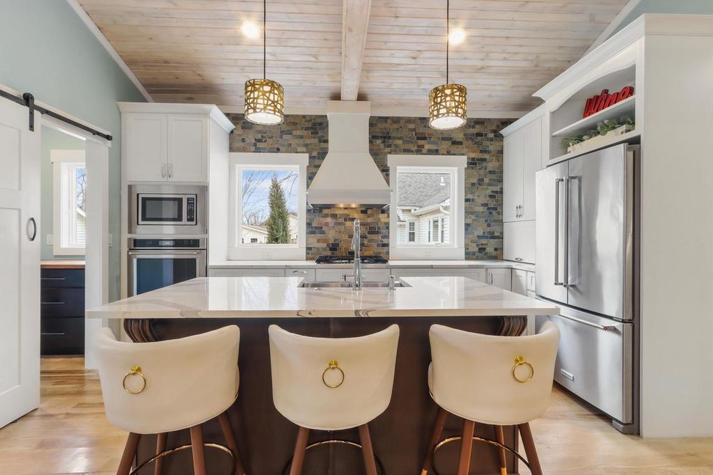 529 Warren STREET, Lake Geneva, WI 53147