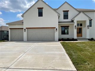 8230 NW 90TH Terrace, Kansas City, MO 64153