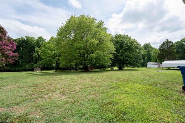 740 Sommerdale Court, Rural Hall, NC 27045