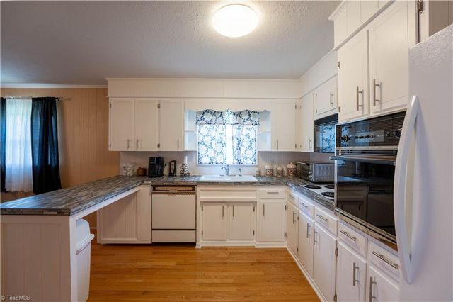 740 Sommerdale Court, Rural Hall, NC 27045