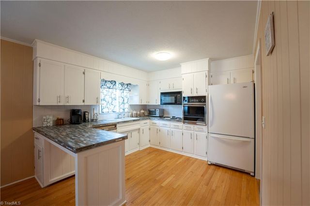 740 Sommerdale Court, Rural Hall, NC 27045