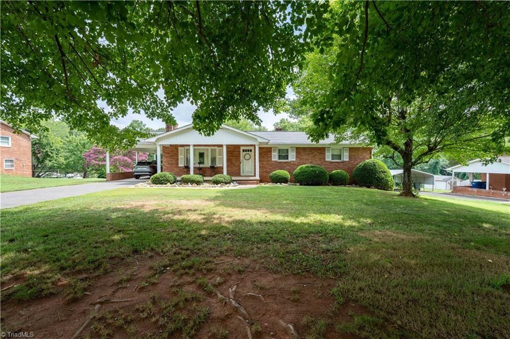 740 Sommerdale Court, Rural Hall, NC 27045