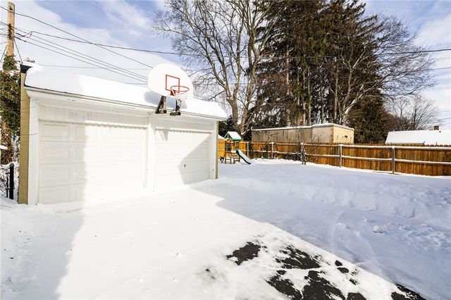 252 Brockley Road, Irondequoit, NY 14609