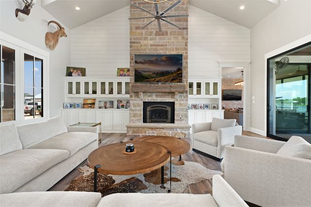 1018 Chaparrel Lane, Graford, TX 76449