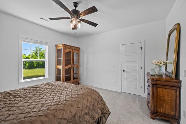 6422 S 61st Street, Rogers, AR 72758