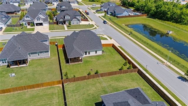 6422 S 61st Street, Rogers, AR 72758