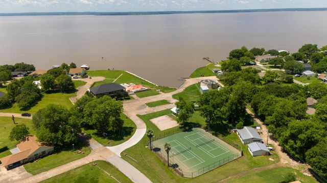008 Autumn Lane, Livingston, TX 77351