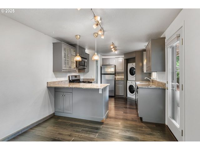 1925 Ne 130TH Ave, Portland, OR 97230