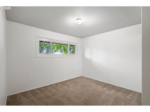 1925 Ne 130TH Ave, Portland, OR 97230