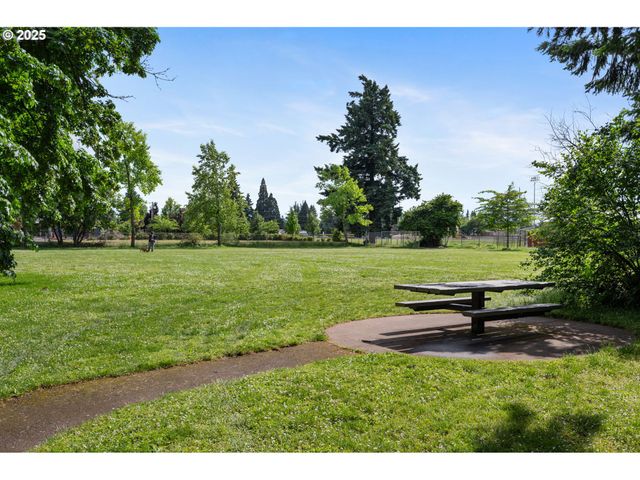 1925 Ne 130TH Ave, Portland, OR 97230