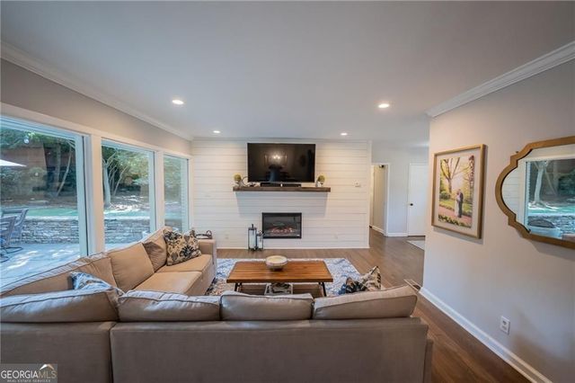 1210 Lenox Circle NE, Atlanta, GA 30306