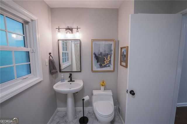 1210 Lenox Circle NE, Atlanta, GA 30306