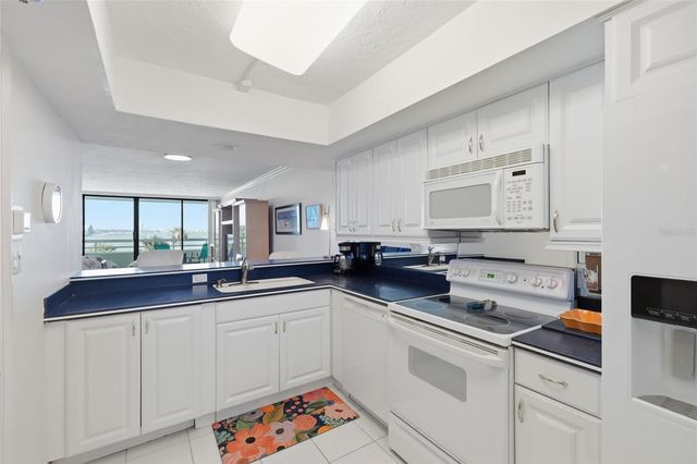 888 BLVD OF THE ARTS 303, Sarasota, FL 34236