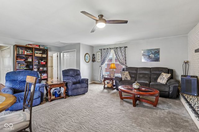 186 N 8th Avenue, Beech Grove, IN 46107