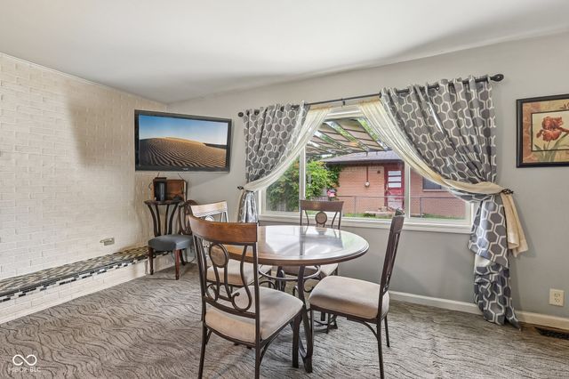 186 N 8th Avenue, Beech Grove, IN 46107