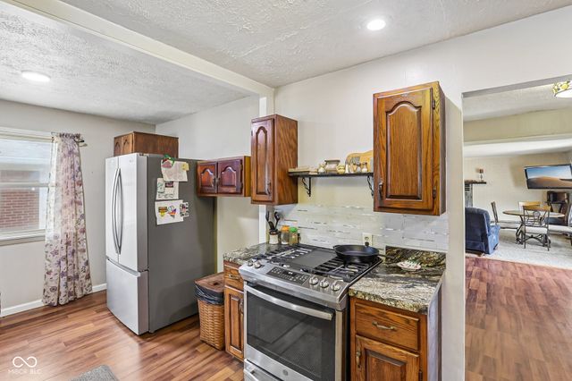 186 N 8th Avenue, Beech Grove, IN 46107