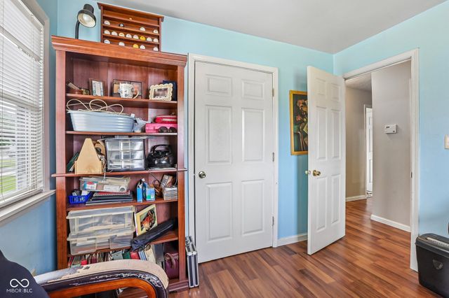 186 N 8th Avenue, Beech Grove, IN 46107