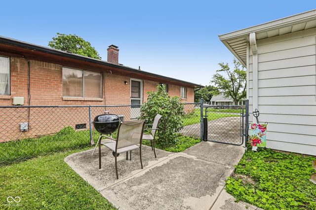 186 N 8th Avenue, Beech Grove, IN 46107