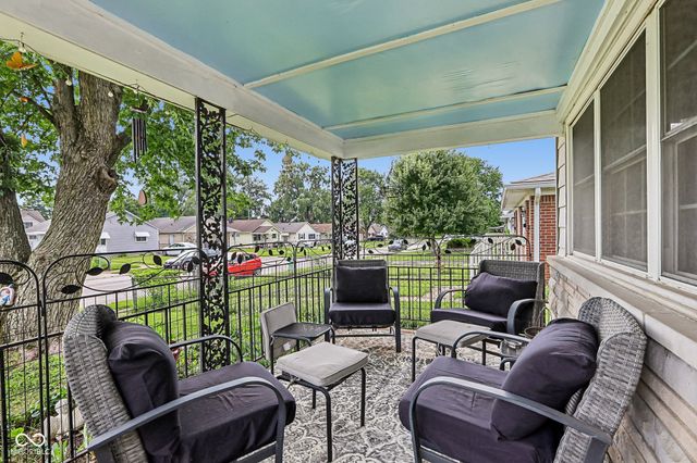 186 N 8th Avenue, Beech Grove, IN 46107