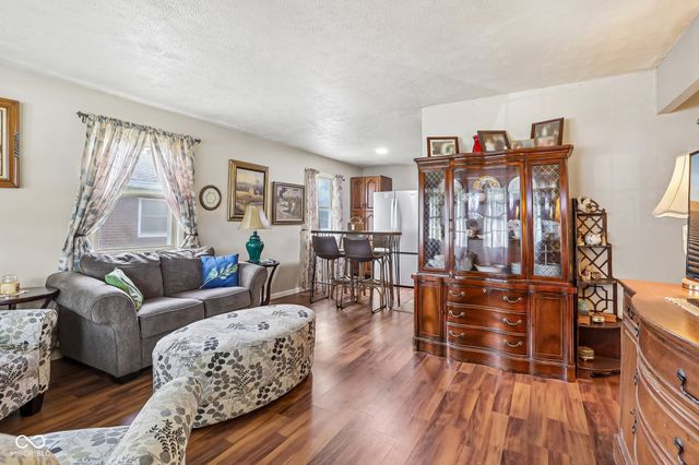 186 N 8th Avenue, Beech Grove, IN 46107