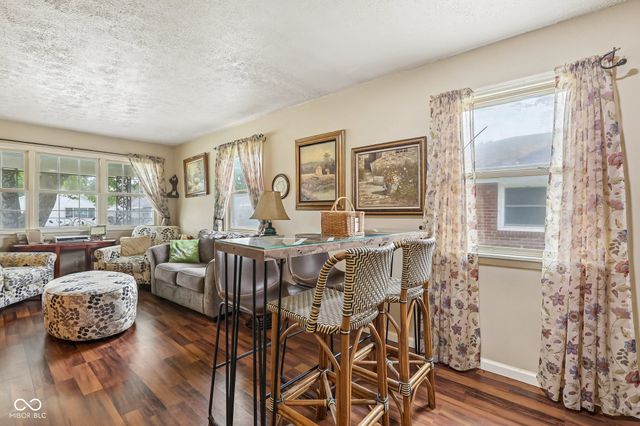 186 N 8th Avenue, Beech Grove, IN 46107