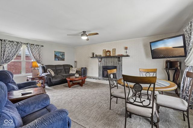 186 N 8th Avenue, Beech Grove, IN 46107