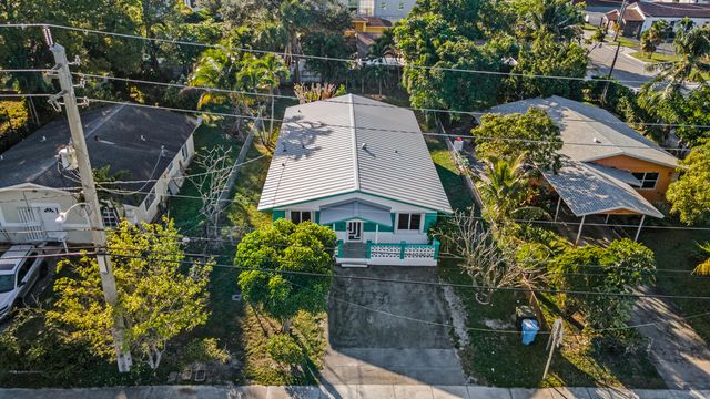 3443 NE 3rd Avenue, Oakland Park, FL 33334