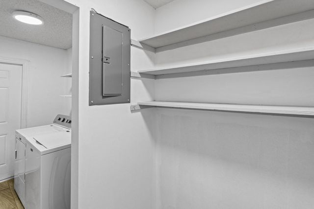 3443 NE 3rd Avenue, Oakland Park, FL 33334