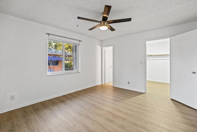 3443 NE 3rd Avenue, Oakland Park, FL 33334