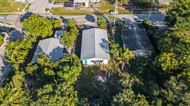 3443 NE 3rd Avenue, Oakland Park, FL 33334