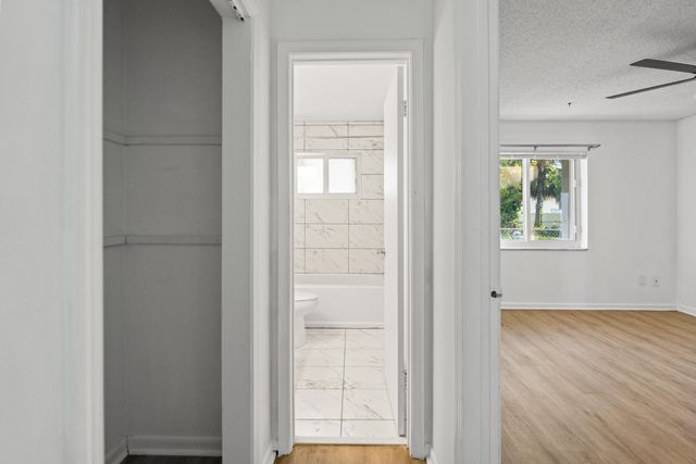 3443 NE 3rd Avenue, Oakland Park, FL 33334