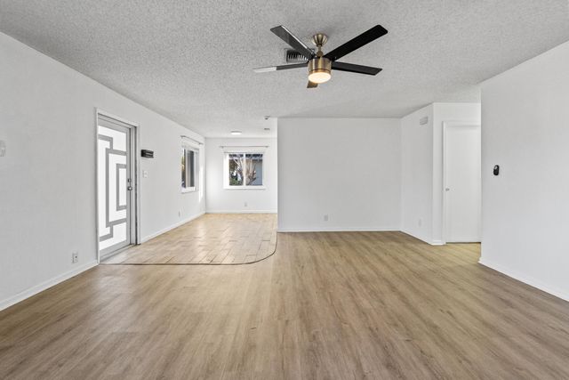 3443 NE 3rd Avenue, Oakland Park, FL 33334