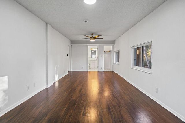 3443 NE 3rd Avenue, Oakland Park, FL 33334