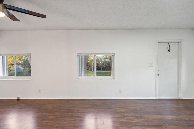 3443 NE 3rd Avenue, Oakland Park, FL 33334