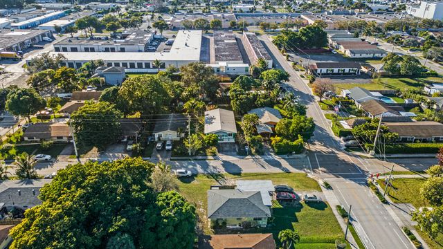 3443 NE 3rd Avenue, Oakland Park, FL 33334
