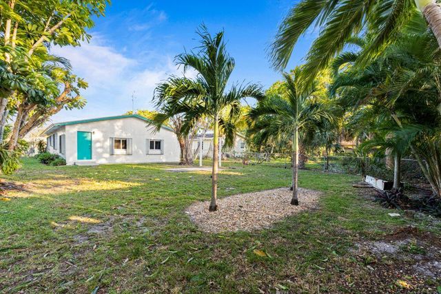 3443 NE 3rd Avenue, Oakland Park, FL 33334