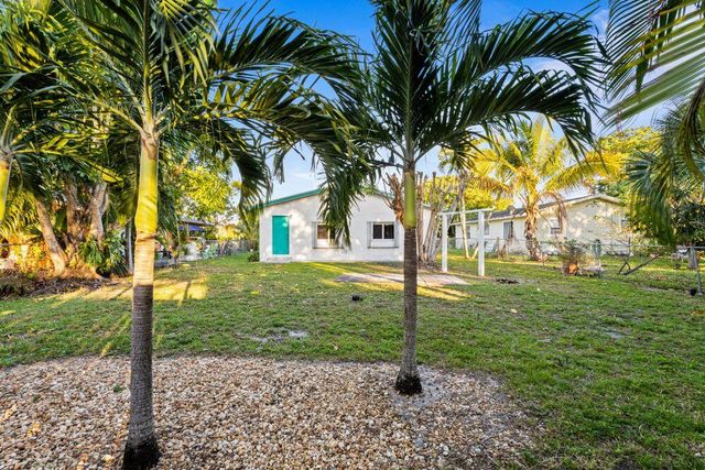 3443 NE 3rd Avenue, Oakland Park, FL 33334