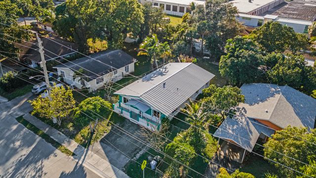 3443 NE 3rd Avenue, Oakland Park, FL 33334