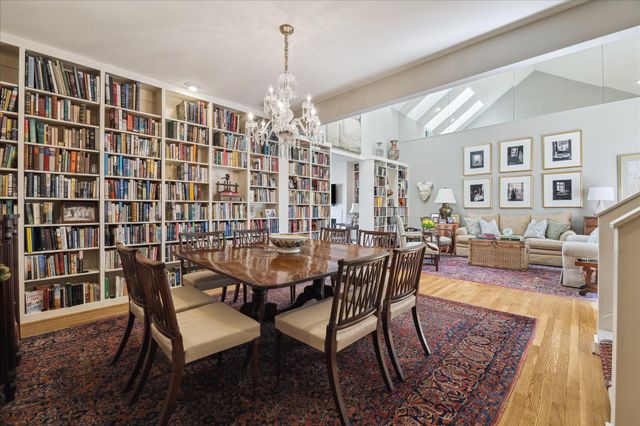 10 S Briar Hollow Lane 50, Houston, TX 77027