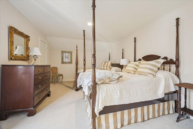 10 S Briar Hollow Lane 50, Houston, TX 77027