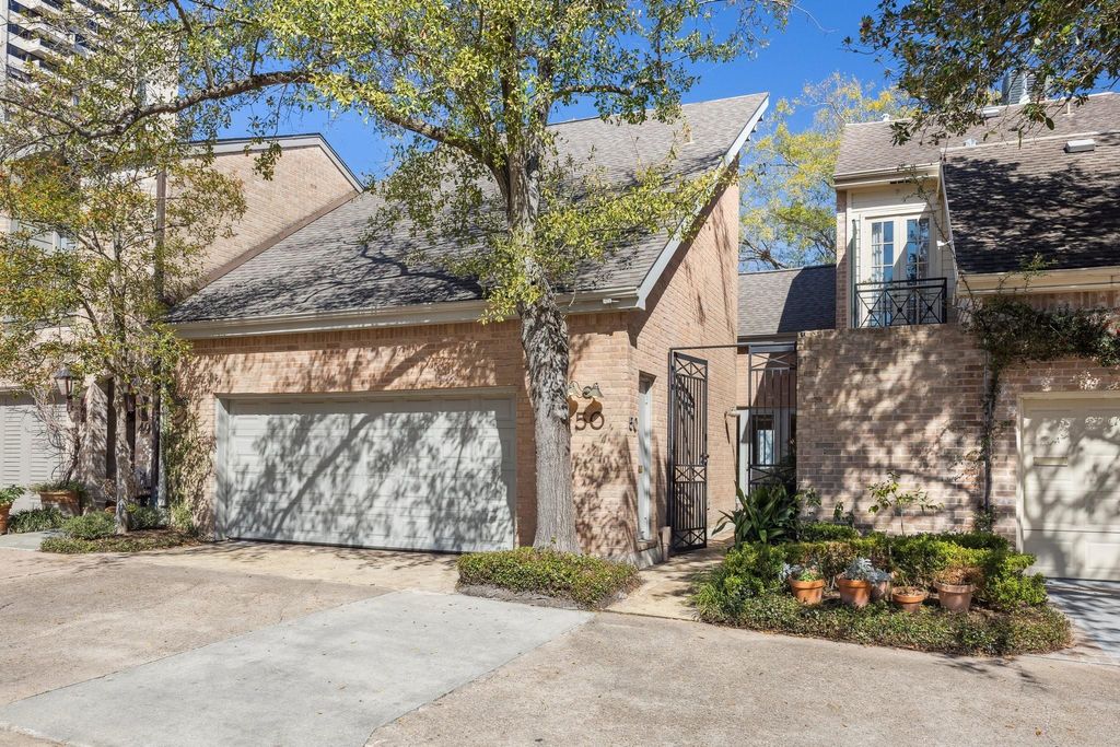 10 S Briar Hollow Lane 50, Houston, TX 77027