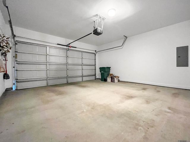 8473 Le Marie Ct, Denham Springs, LA 70706