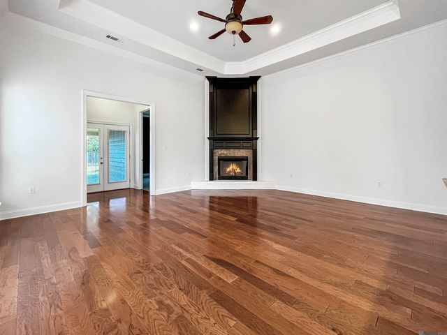 8473 Le Marie Ct, Denham Springs, LA 70706