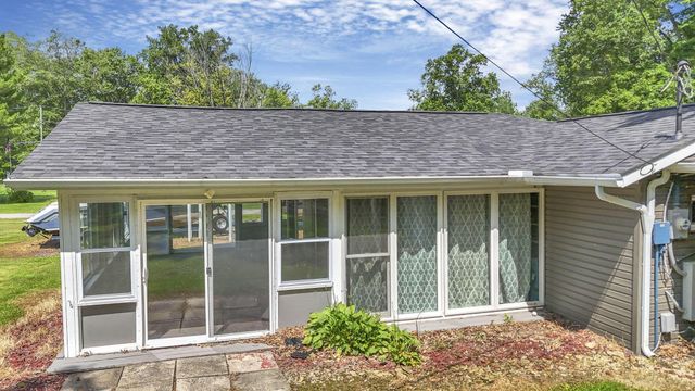 13426 Cedar Road NE, Thornville, OH 43076