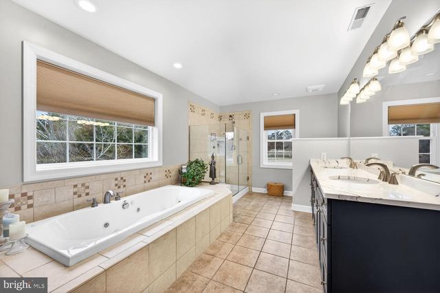 5211 HERON RD, Cambridge, MD 21613