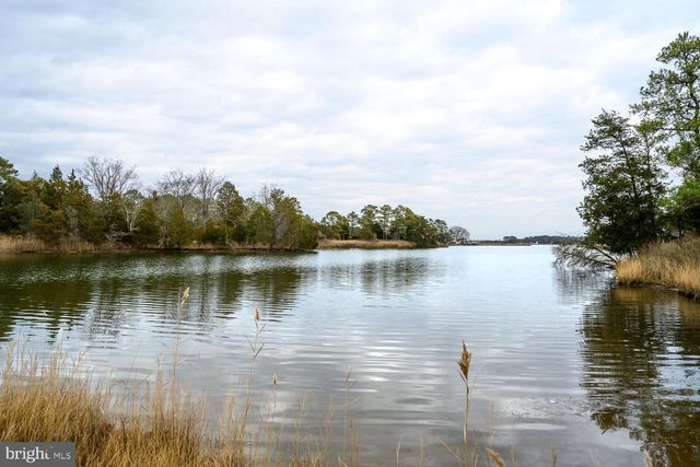 5211 HERON RD, Cambridge, MD 21613