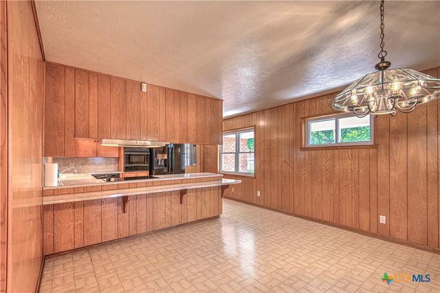 1810 N Beal Street, Belton, TX 76513
