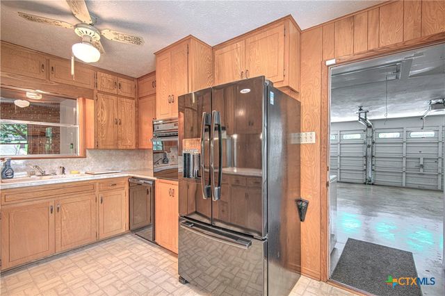 1810 N Beal Street, Belton, TX 76513