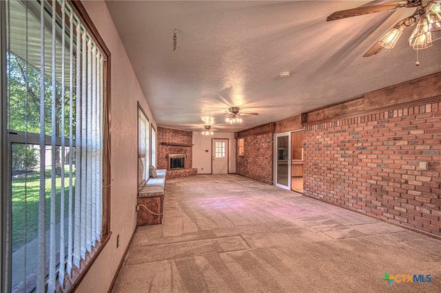 1810 N Beal Street, Belton, TX 76513
